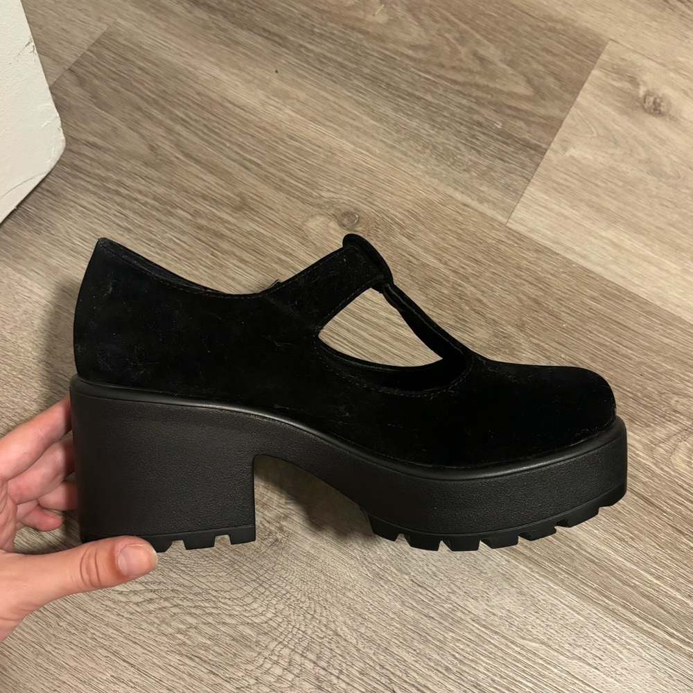 Koi Footwear size 7 shoes